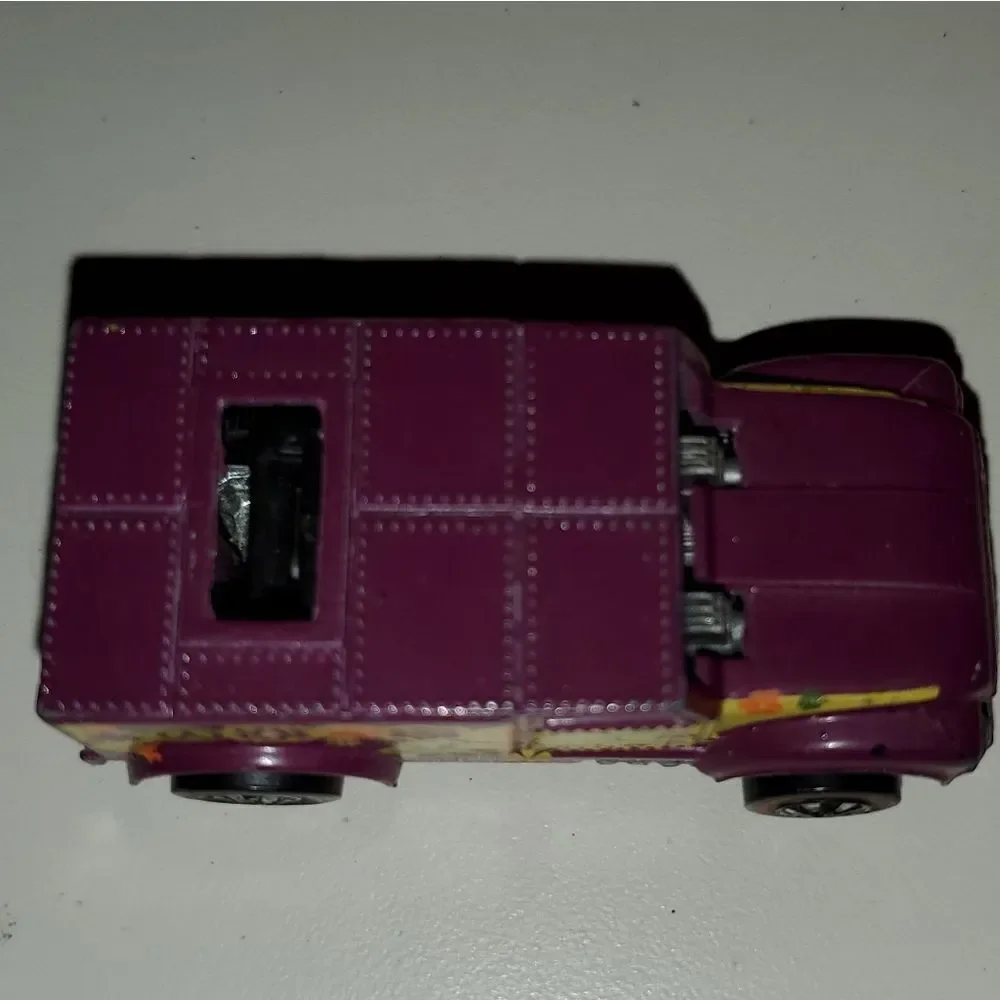 Hot Wheels Funny Money 1970 Plum Enamel